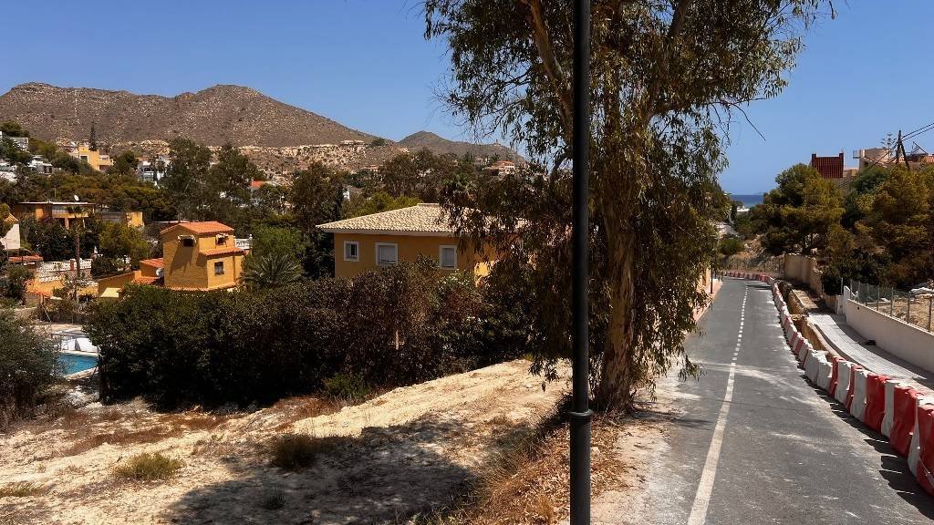 Urban plot of 723 m2 Located only 200 m to the seaSeaviews from the first floorThere is a project for a villa of 347 m2Licence paid. Licence in 4 m...