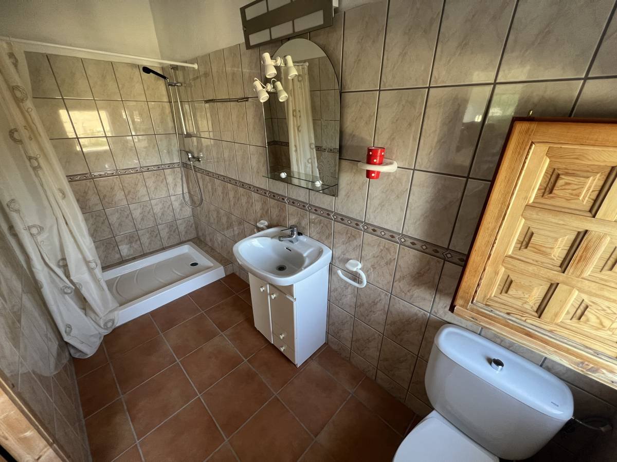Detached house for sale just 3 km to the town of Castalla, with 221 m² built (approx. 200 m² usable).It features 3 spacious bedrooms with two bathr...