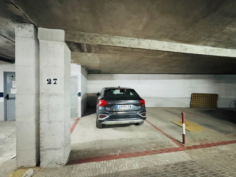   This apartment is located just 150 meters from the beach. It comes with a very good parking space included in the price, and the community has a ...