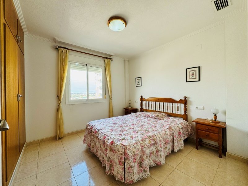   This apartment is located in Nueva Torrevieja. The building was constructed in 1999. The apartment has approximately 70 square meters of living s...