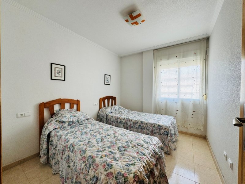  This apartment is located in Nueva Torrevieja. The building was constructed in 1999. The apartment has approximately 70 square meters of living s...