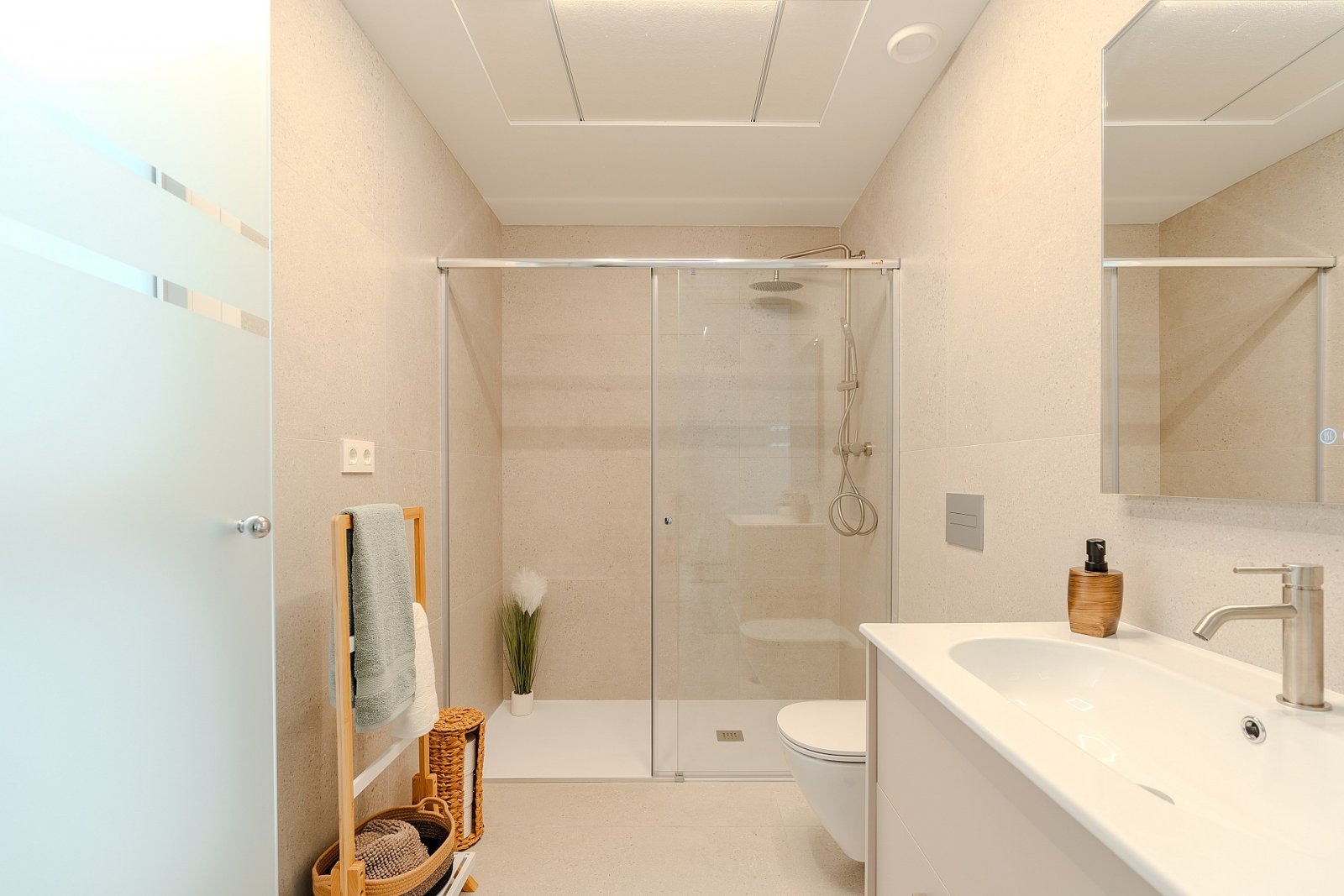 <p>Villa provided with 3 Bedrooms and 3 Bathrooms, private swimming pool and private garage. </p>