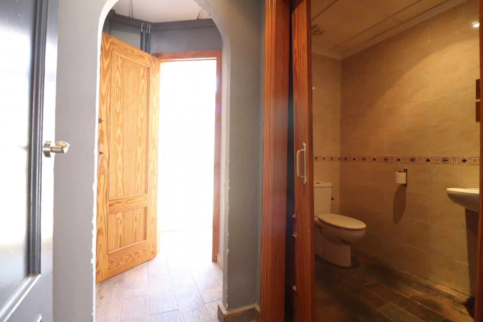   <br />	  Business Type: Empty Unit (FREEHOLD)<br /><br /><br />	  East Facing, Empty Unit in La Finca Golf Resort, Algorfa. Situated on the first...