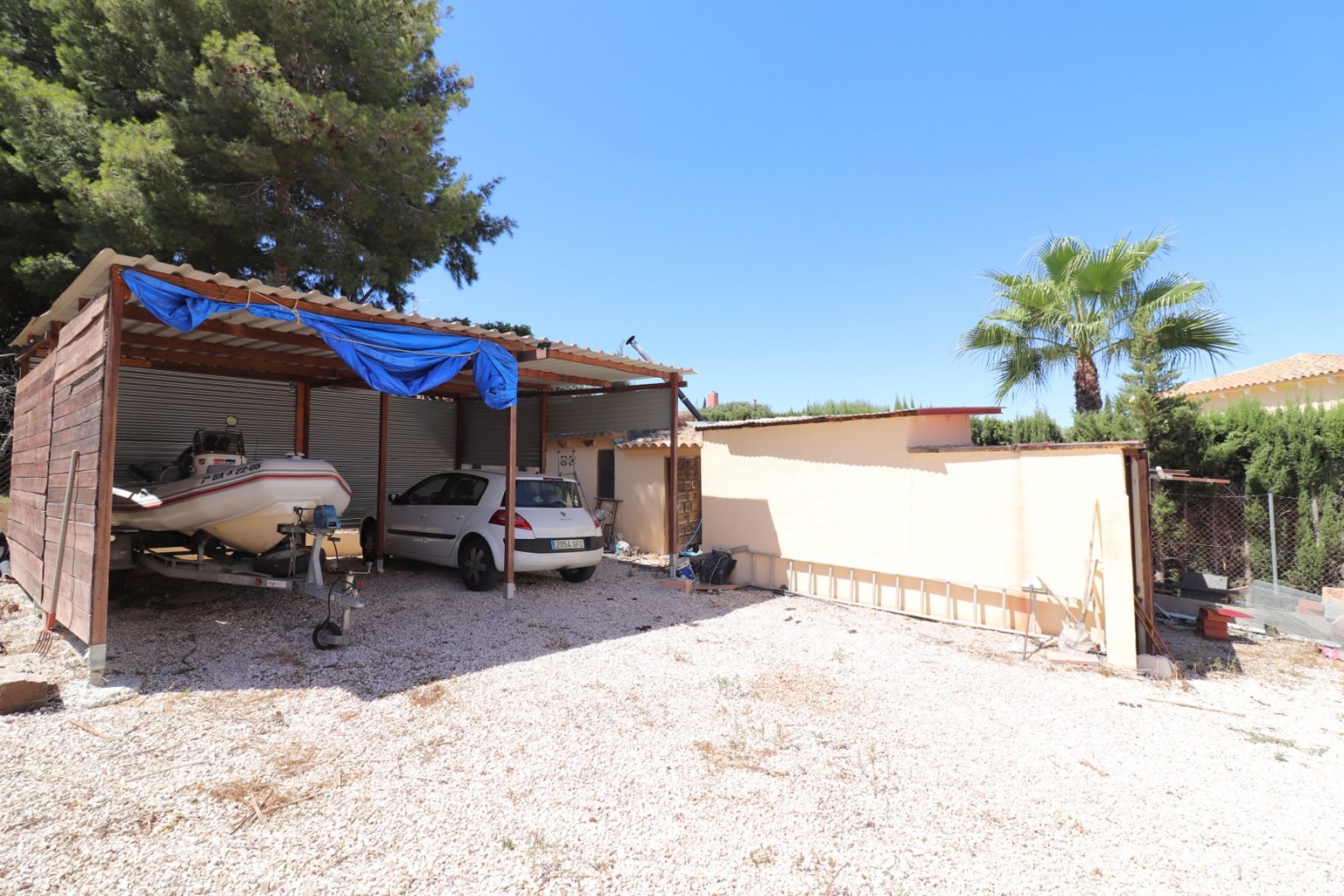   This Character, East Facing, Three Bedroom, Detached Villa in Lomas de la Juliana, a prestigious urbanisation located between the village of Algo...