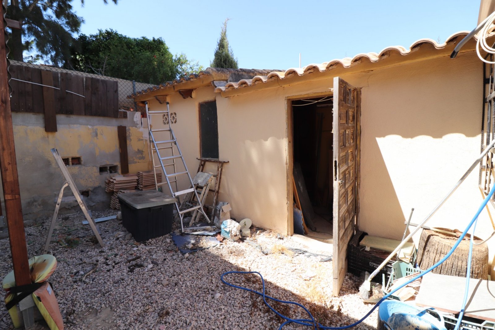   This Character, East Facing, Three Bedroom, Detached Villa in Lomas de la Juliana, a prestigious urbanisation located between the village of Algo...