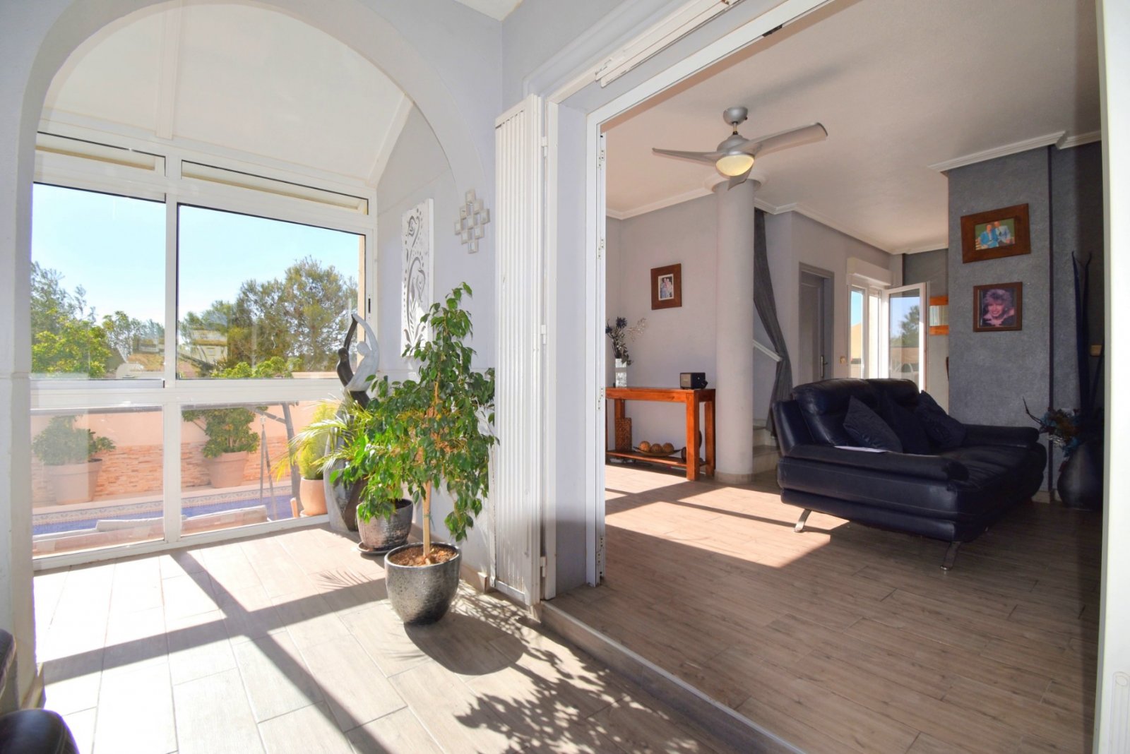   This South Facing, Four Bedroom Detached Villa in Playa Flamenca is located in the coveted area of Orihuela Costa, offering an enviable combinati...