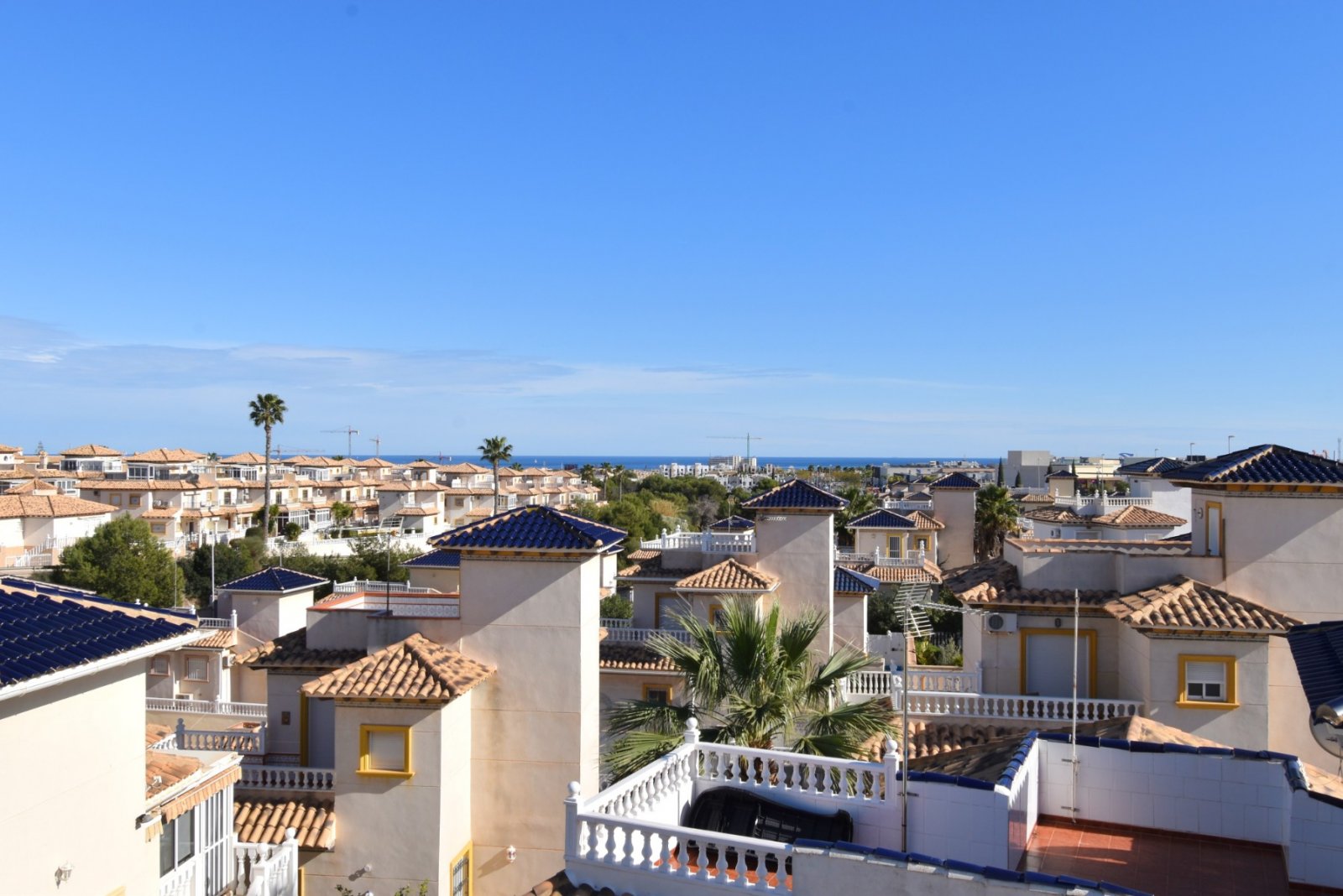   This South Facing, Four Bedroom Detached Villa in Playa Flamenca is located in the coveted area of Orihuela Costa, offering an enviable combinati...