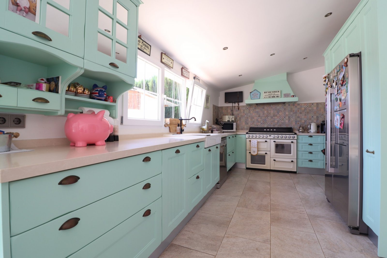 Charmante Landvilla mit Outdoor-Küche und Pool