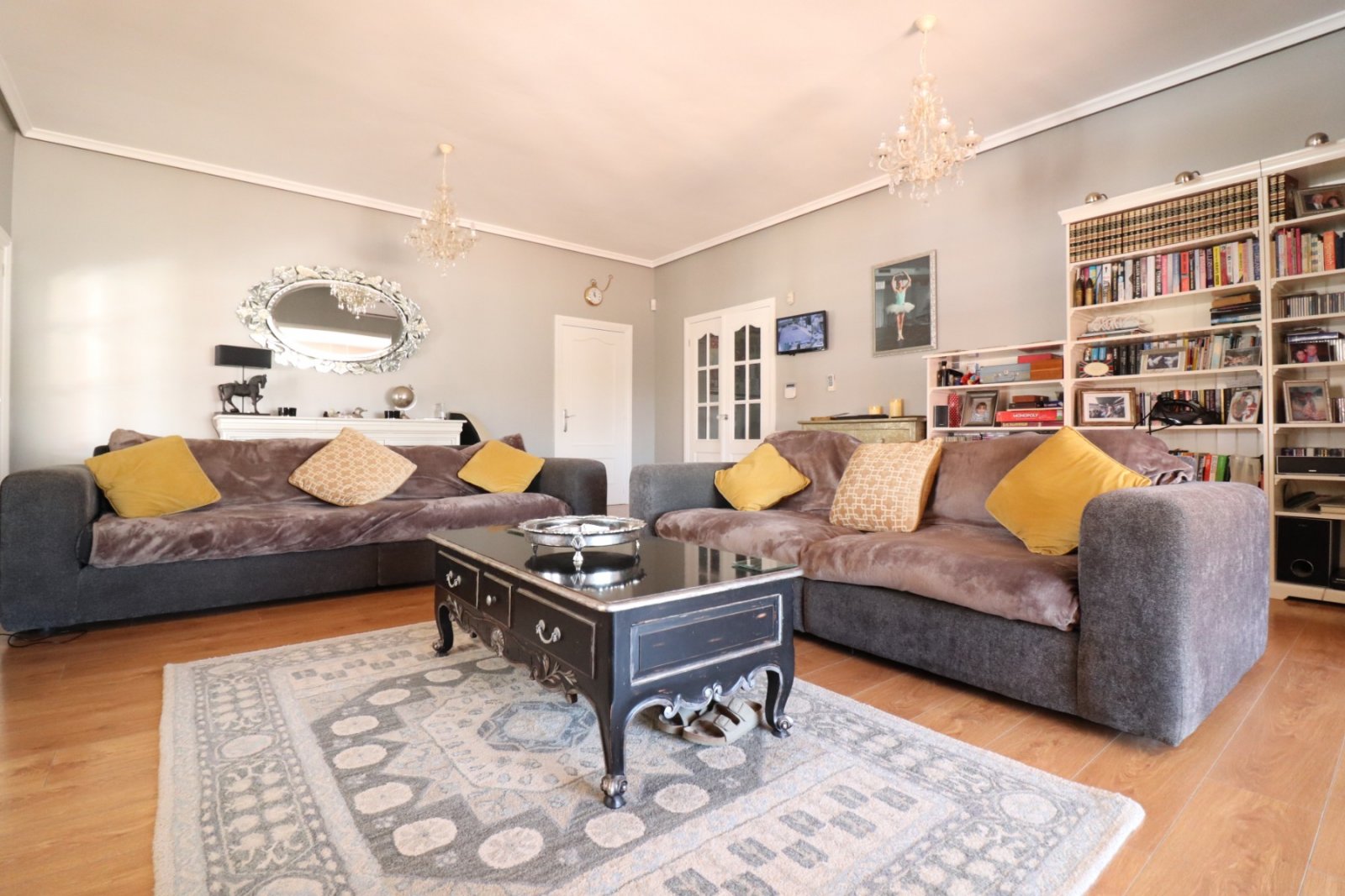 Charmante Landvilla mit Outdoor-Küche und Pool