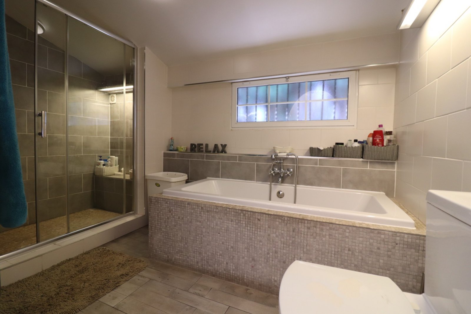 Charmante Landvilla mit Outdoor-Küche und Pool