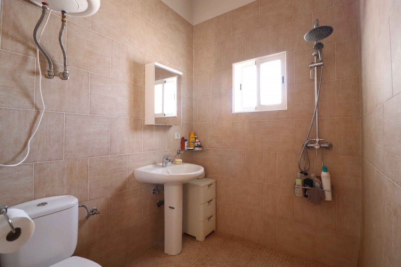 Charmante Landvilla mit Outdoor-Küche und Pool