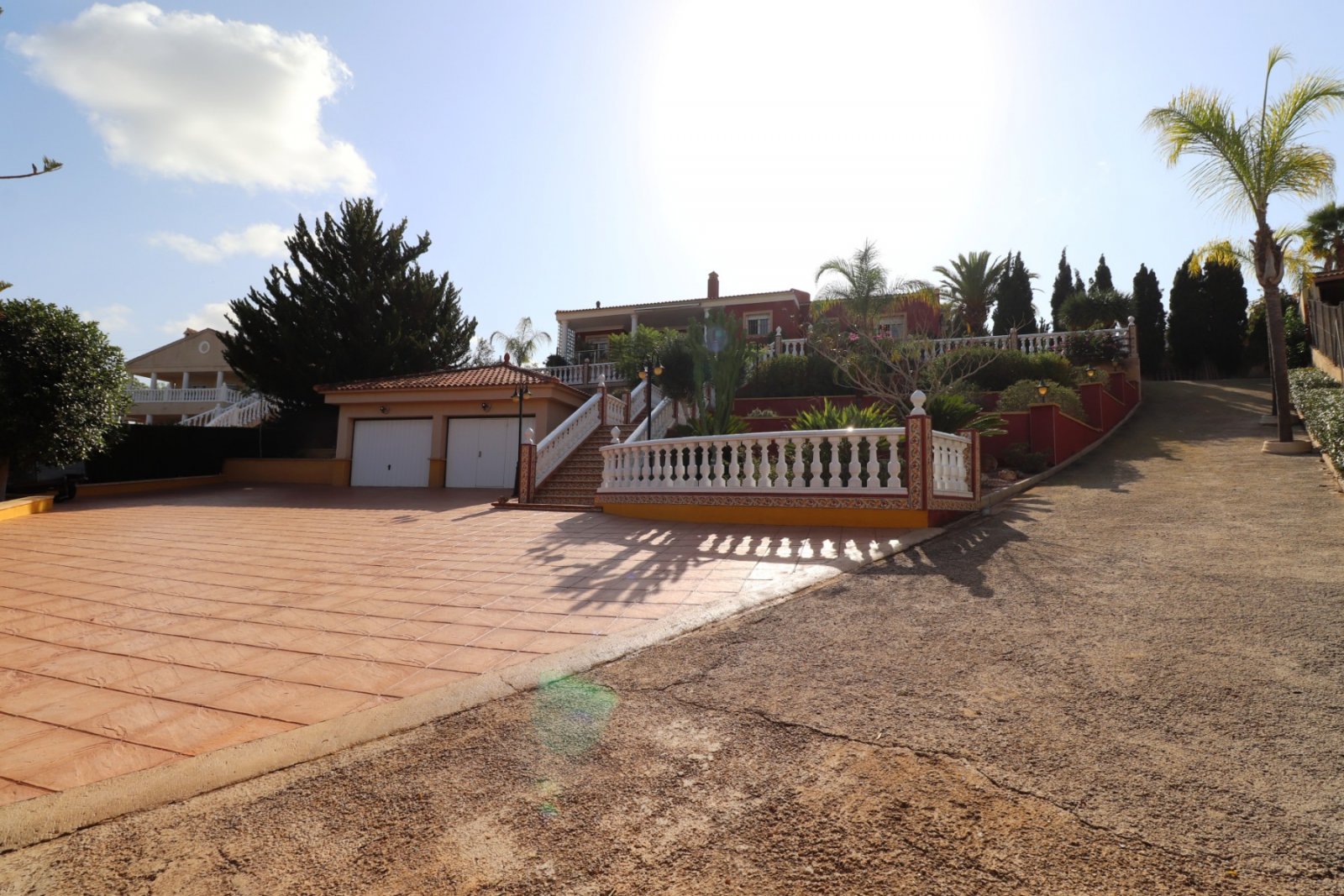   This Incredible, Three Bedroom, Detached Villa in Lomas de la Juliana is located in a prestigious residential area, just a 5-minute drive from Al...