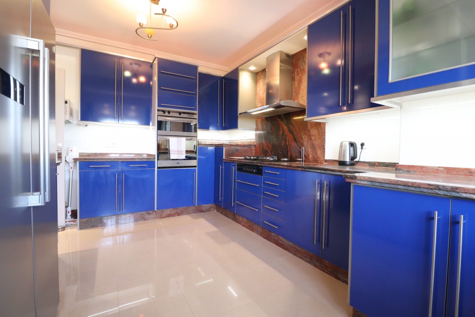   This Incredible, Three Bedroom, Detached Villa in Lomas de la Juliana is located in a prestigious residential area, just a 5-minute drive from Al...