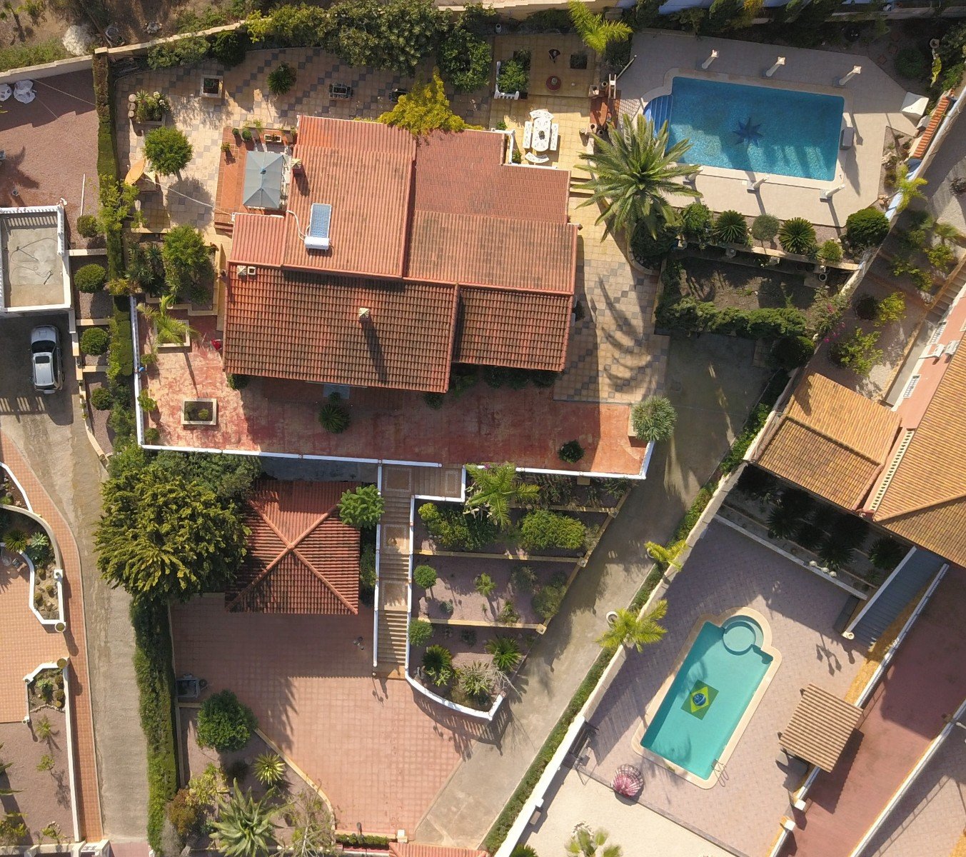   This Incredible, Three Bedroom, Detached Villa in Lomas de la Juliana is located in a prestigious residential area, just a 5-minute drive from Al...