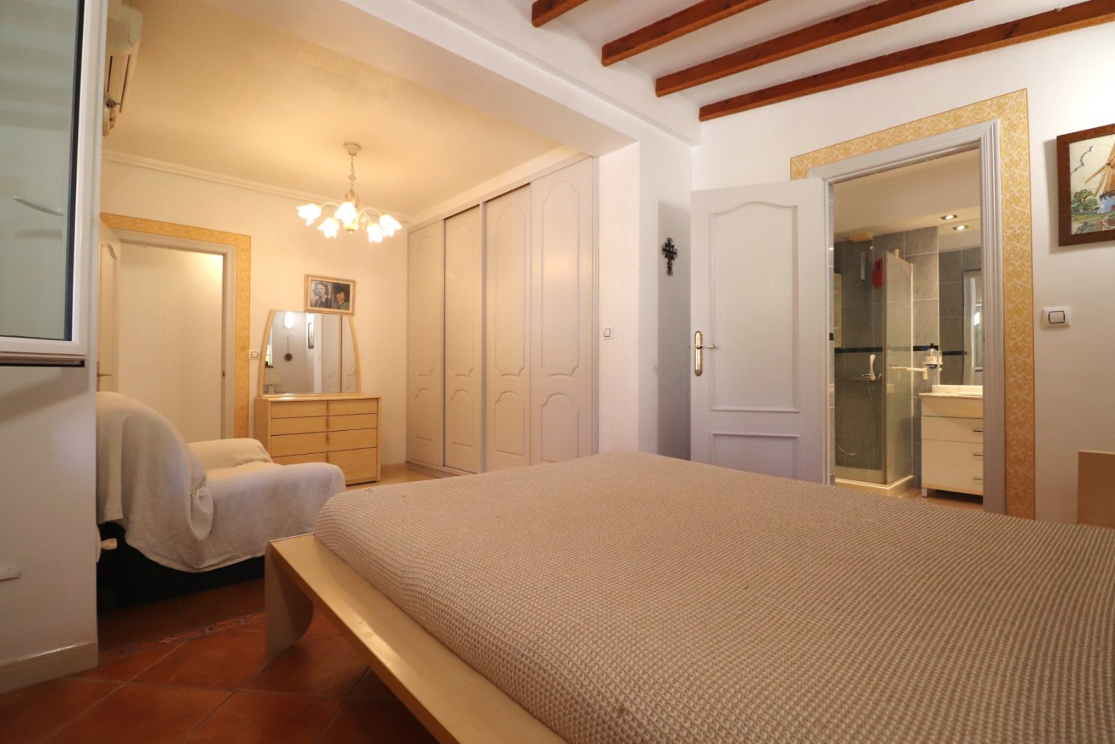   This Incredible, Three Bedroom, Detached Villa in Lomas de la Juliana is located in a prestigious residential area, just a 5-minute drive from Al...