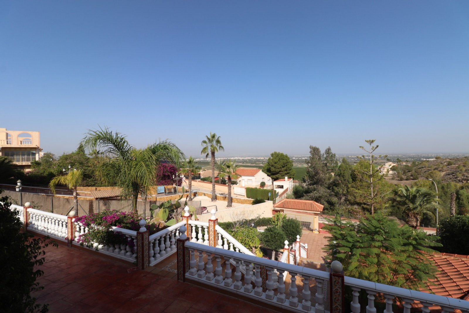   This Incredible, Three Bedroom, Detached Villa in Lomas de la Juliana is located in a prestigious residential area, just a 5-minute drive from Al...