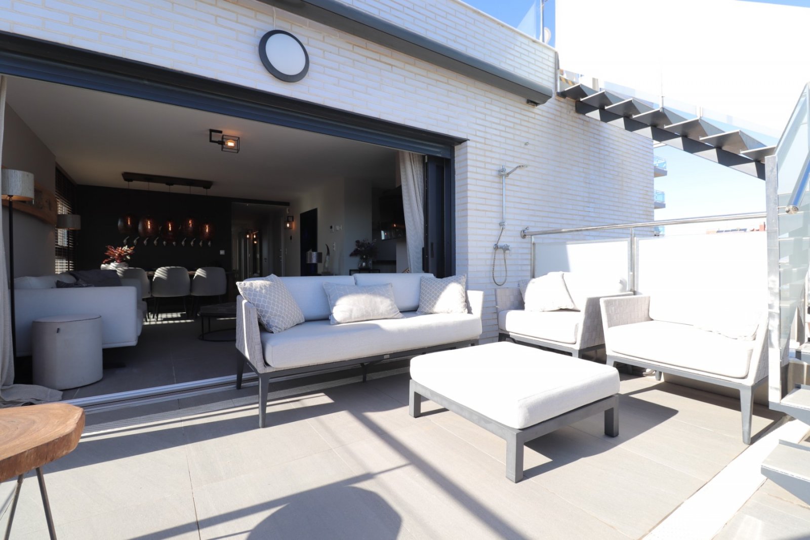   This East Facing, Penthouse, Three Bedroom, Luxurious Apartment in Guardamar del Segura, is located in a highly sought-after area, just a 10-minu...