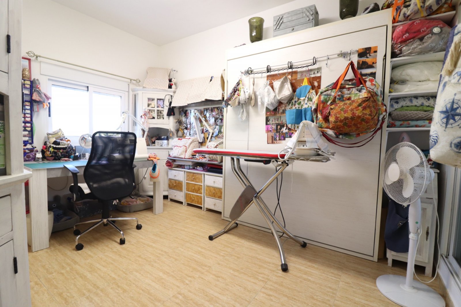   This South Facing, Three Bedroom, Detached Country Villa in La Campaneta is located amongst beautiful citrus groves with a stunning mountain back...