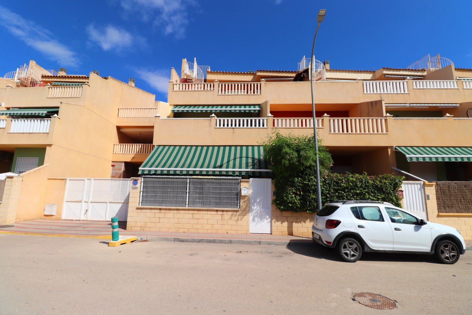   This West Facing, Three Bedroom Top Floor Apartment in Rafal is located in a lovely, traditional Spanish town on the Costa Blanca, within a short...