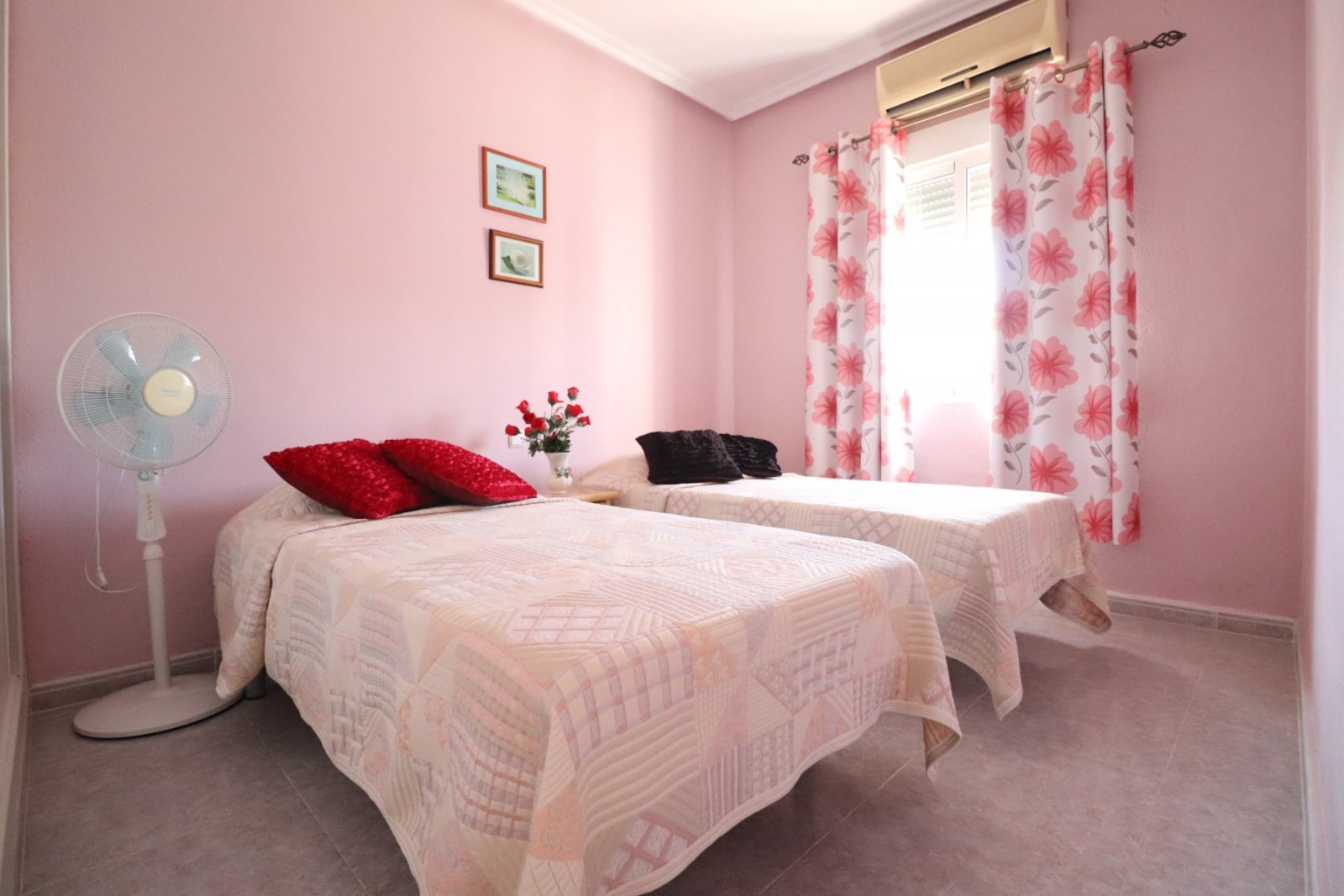   This Beautiful, West Facing, Three Bedroom, Country Property in Catral is located just a few minutes drive from local amenities and facilities an...