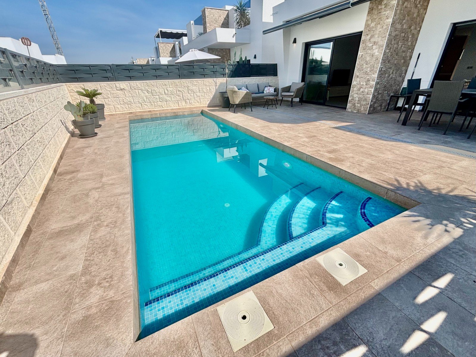   This Modern, East and West Facing, Two Bedroom Detached Villa in Benijofar is located within a highly sought-after area on the Costa Blanca South...