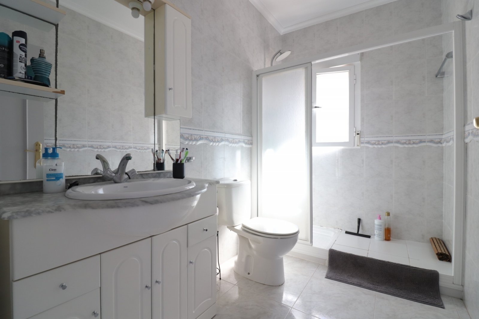   <br />This West Facing, Two Bedroom, Detached Villa in Benimar is located within a highly convenient area, just a 5 minute walk to a fantastic va...