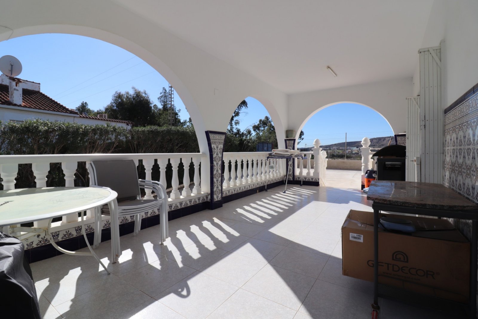   This Spacious, Four Bedroom, Detached Villa in Lomas de la Juliana is located in a prominent position close to La Finca 5* Hotel, Spa and Golf Re...