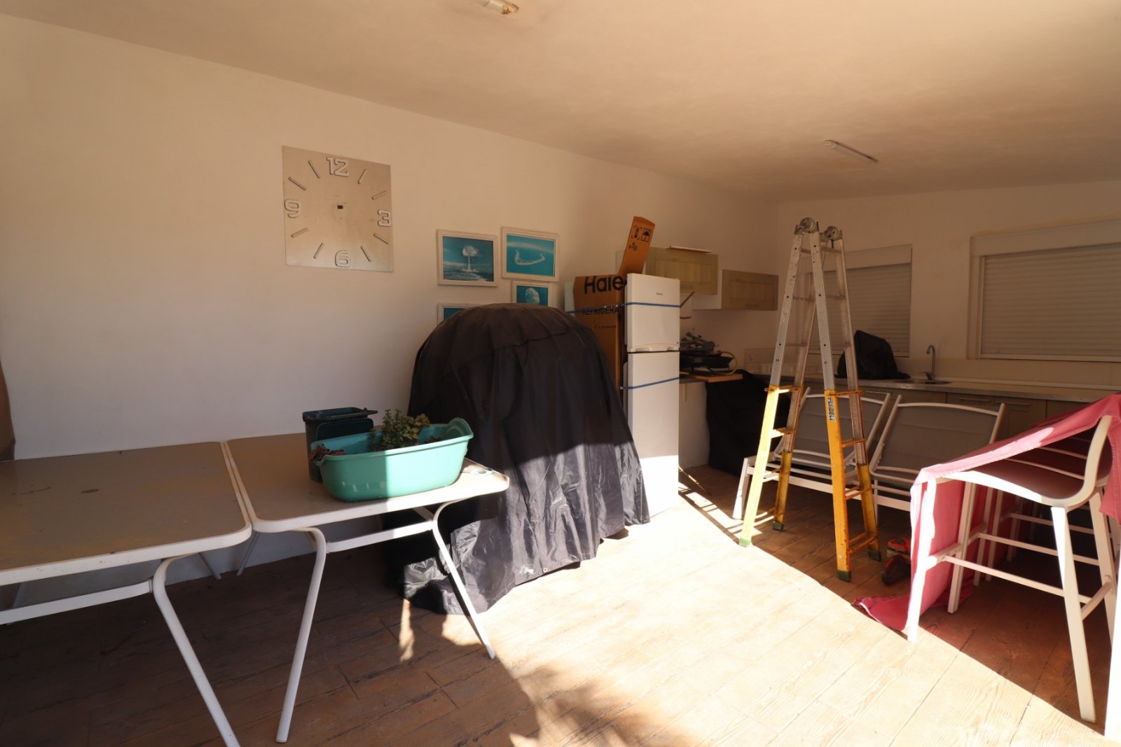   This Spacious, Four Bedroom, Detached Villa in Lomas de la Juliana is located in a prominent position close to La Finca 5* Hotel, Spa and Golf Re...