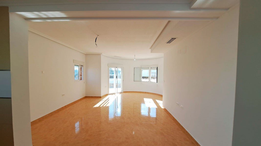   This South Facing, Three Bedroom, Detached Country Villa in Catral, is located in an idyllic&amp;nbsp; setting surrounded by countryside and moun...