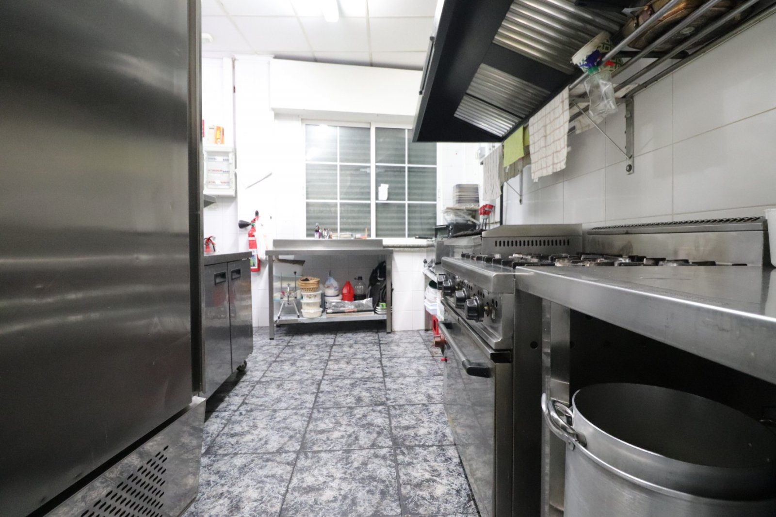   Business Type: BAR/RESTAURANT (TRASPASO)<br />This Bar/Restaurant, in the heart of Catral, occupies a lovely location opposite a green area with ...