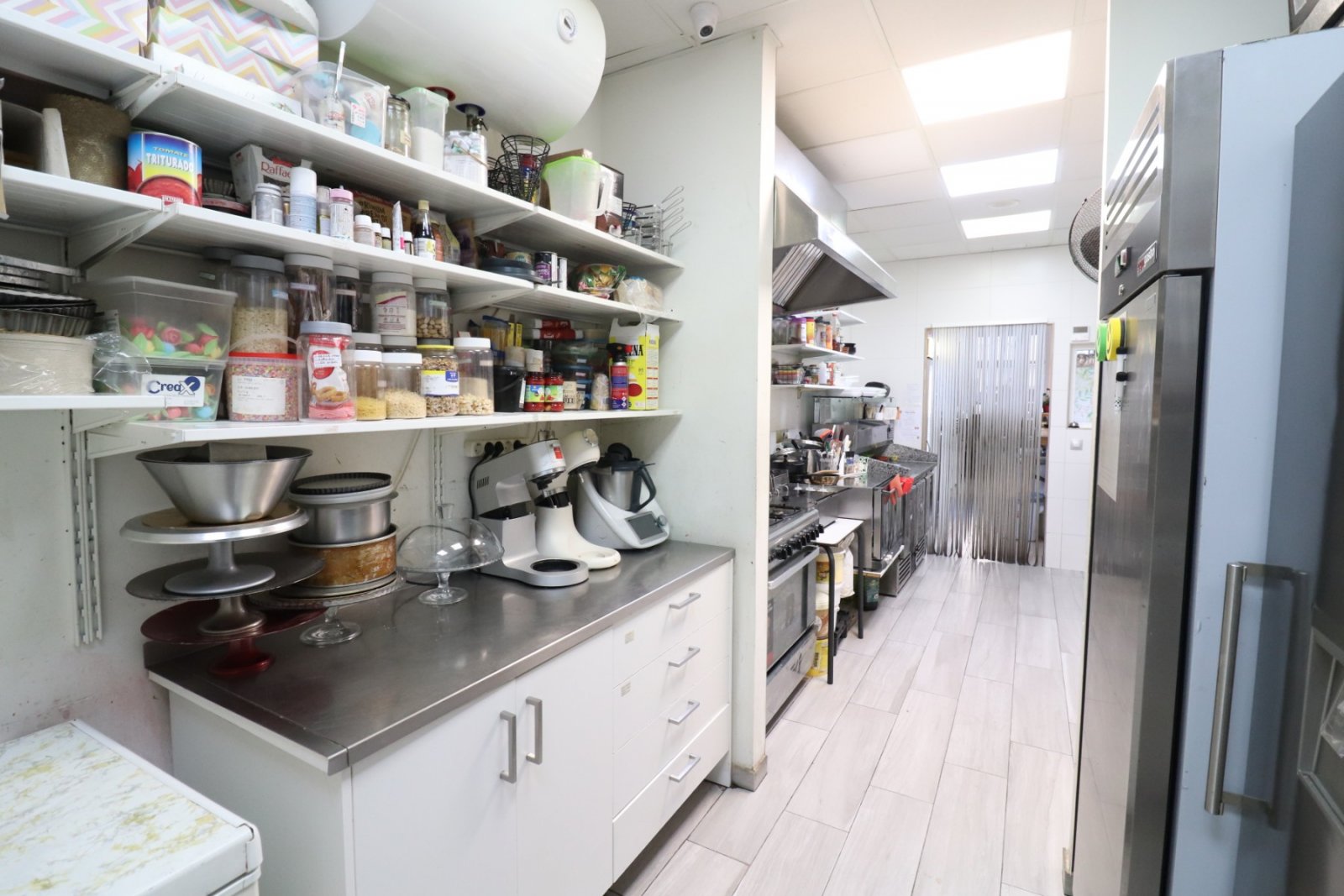   Business Type: BAR/CAFETERIA (TRASPASO)<br />  <br />This Bar/Cafeteria, in the heart of Benijofar, occupies a fantastic main street location alo...