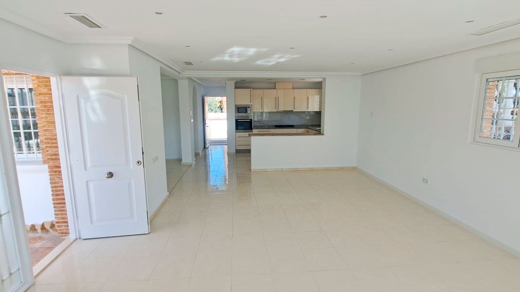   This Fantastic, Three Bedroom, Detached Country Villa in Catral is located amidst beautiful open countryside, offering peace, privacy, and stunni...