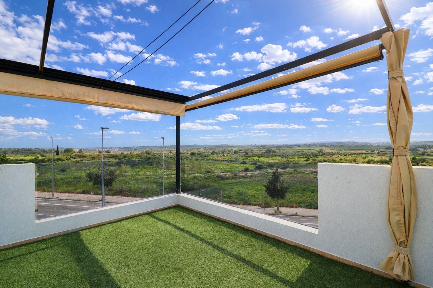   This Spectacular, Three Bedroom, Detached Villa in Benijofar, is located on the borders of this popular town, offering easy access to a wide rang...