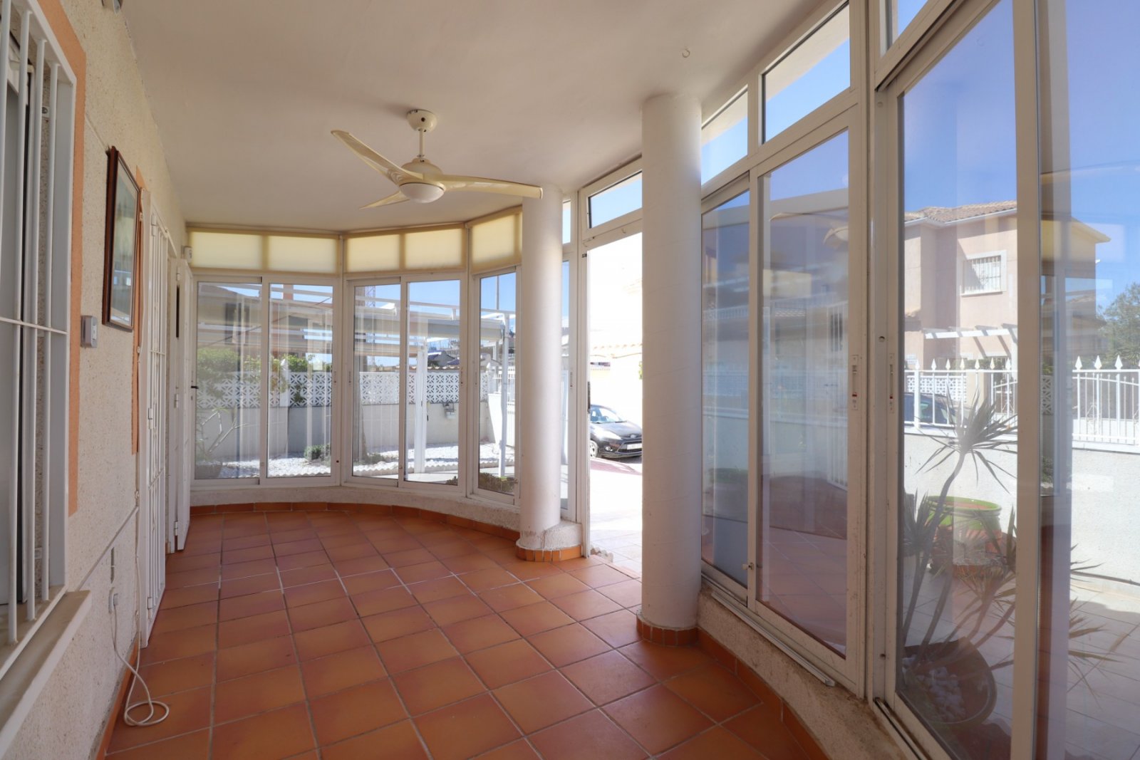   This Great, Two Bedroom, Detached Villa in Benijofar is located in Atalaya Park, a popular residential area, approximately a 15 minute walk to Be...