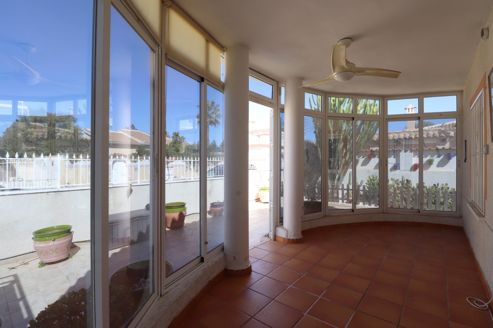  This Great, Two Bedroom, Detached Villa in Benijofar is located in Atalaya Park, a popular residential area, approximately a 15 minute walk to Be...