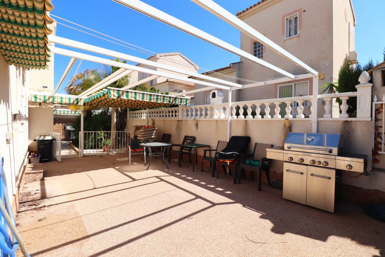   This Great, Two Bedroom, Detached Villa in Benijofar is located in Atalaya Park, a popular residential area, approximately a 15 minute walk to Be...