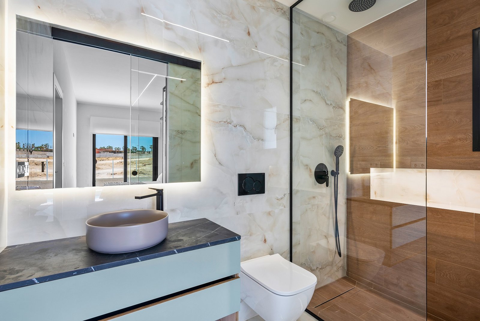 <p>Villa provided with 3 Bedrooms and 2 Bathrooms, private swimming pool and parking space on own plot. </p><p>This project of 40 villas offers the...