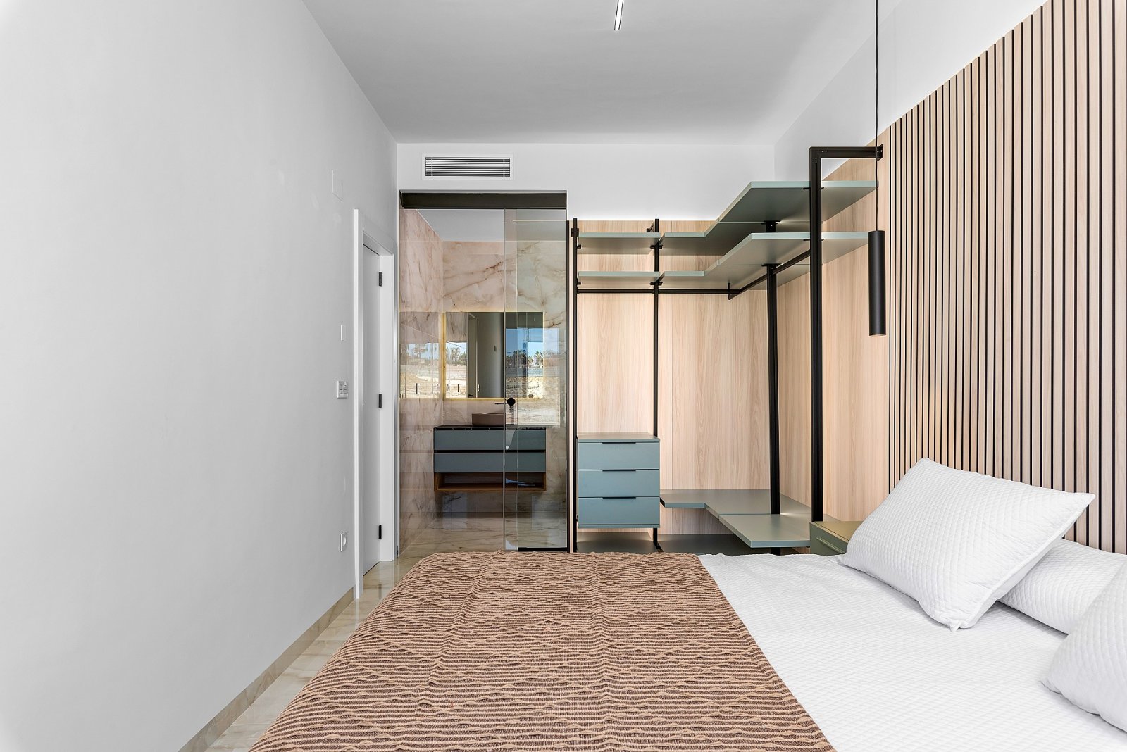 <p>Villa provided with 3 Bedrooms and 2 Bathrooms, private swimming pool and parking space on own plot. </p><p>This project of 40 villas offers the...