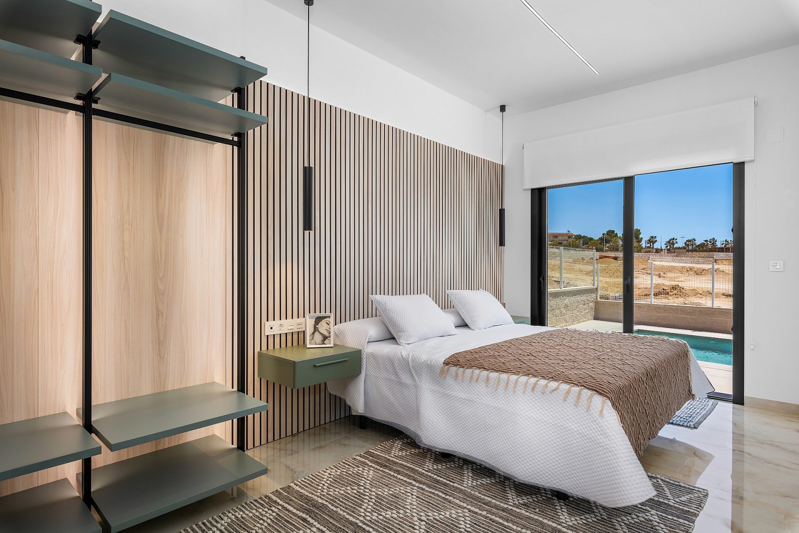 <p>Villa provided with 3 Bedrooms and 2 Bathrooms, private swimming pool and parking space on own plot. </p><p>This project of 40 villas offers the...