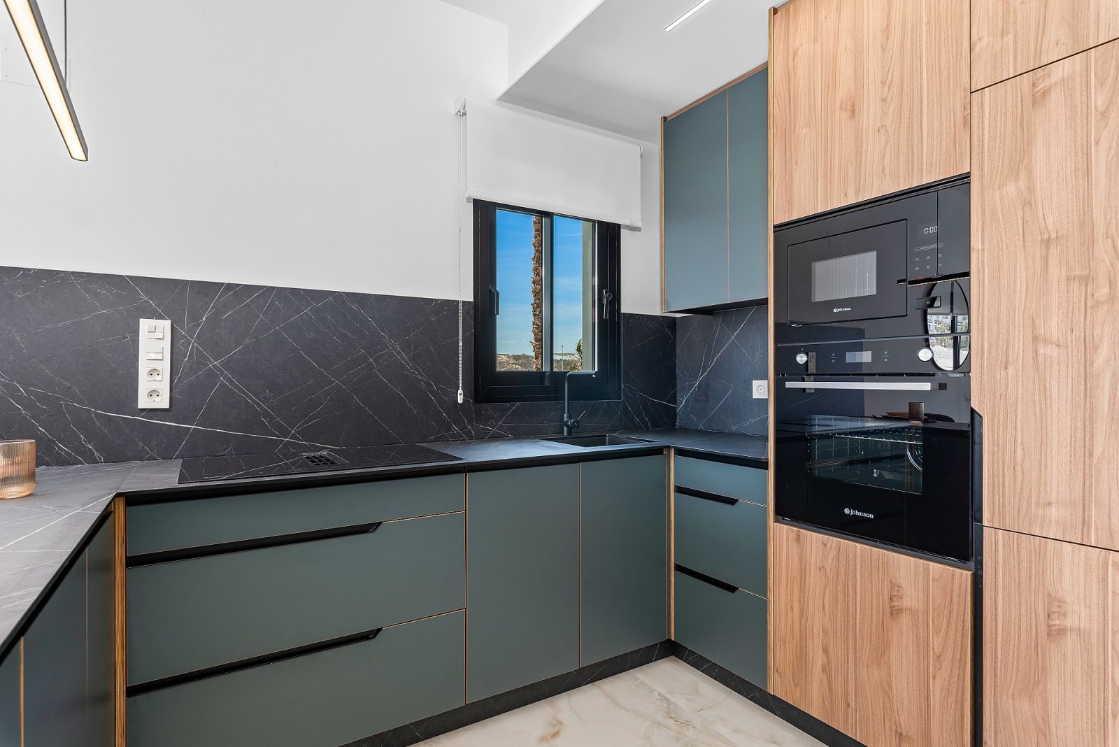 <p>Villa provided with 3 Bedrooms and 2 Bathrooms, private swimming pool and parking space on own plot. </p><p>This project of 40 villas offers the...