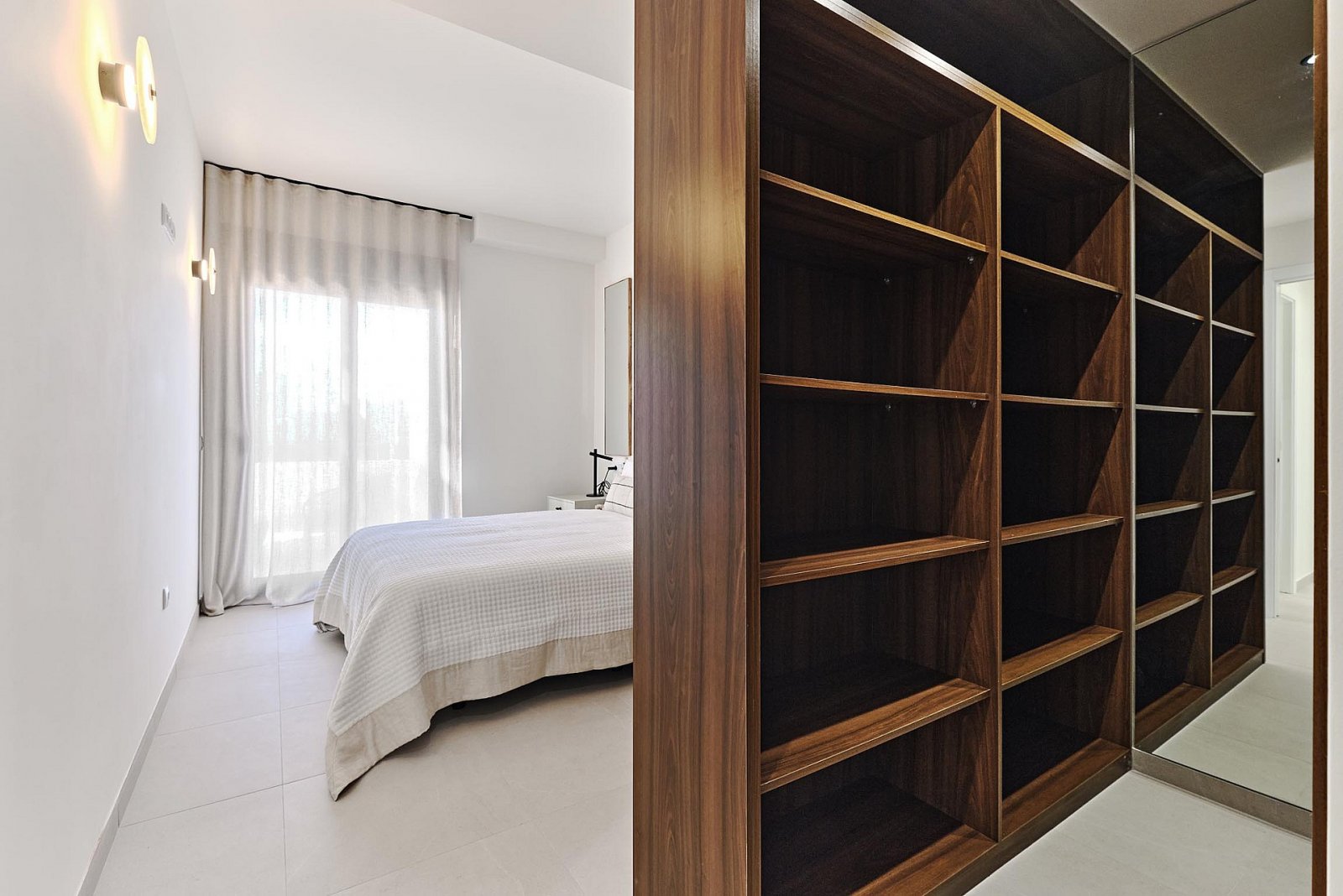 <p>Apartment with garden provided with 2 Bedrooms and 2 Bathrooms, communal swimming pool and underground parking space. </p>