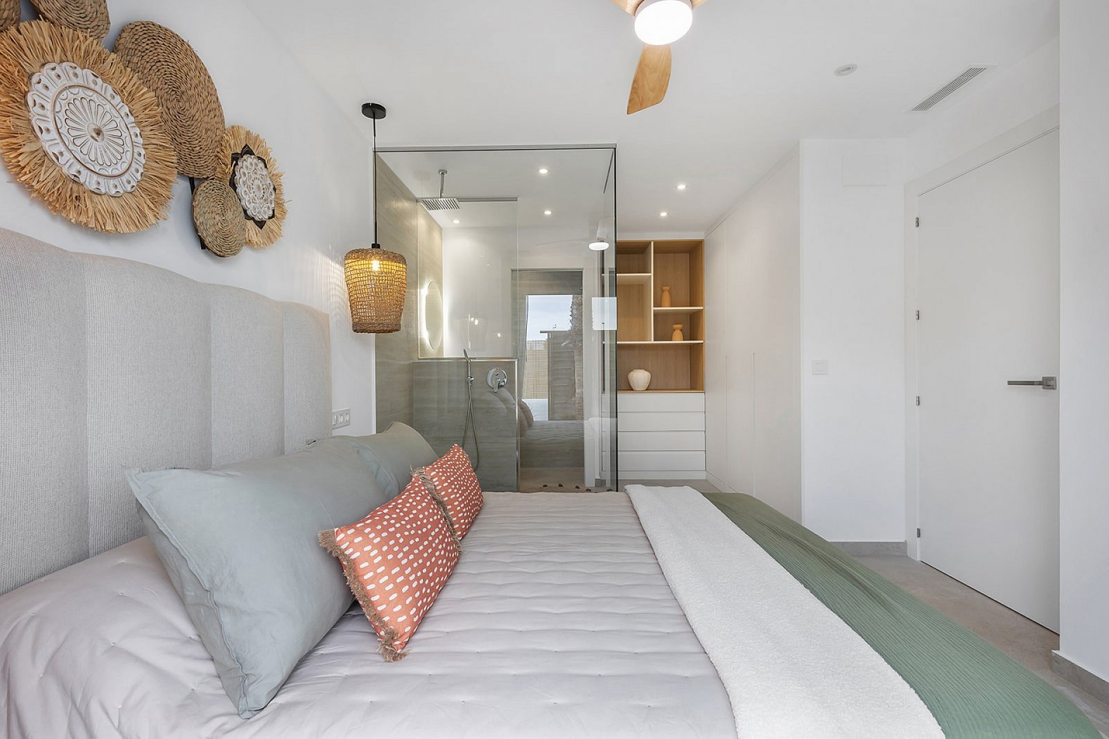 <p>Apartment with garden provided with 3 Bedrooms and 2 Bathrooms, communal swimming pool and parking space on own plot. </p><p>Discover these excl...