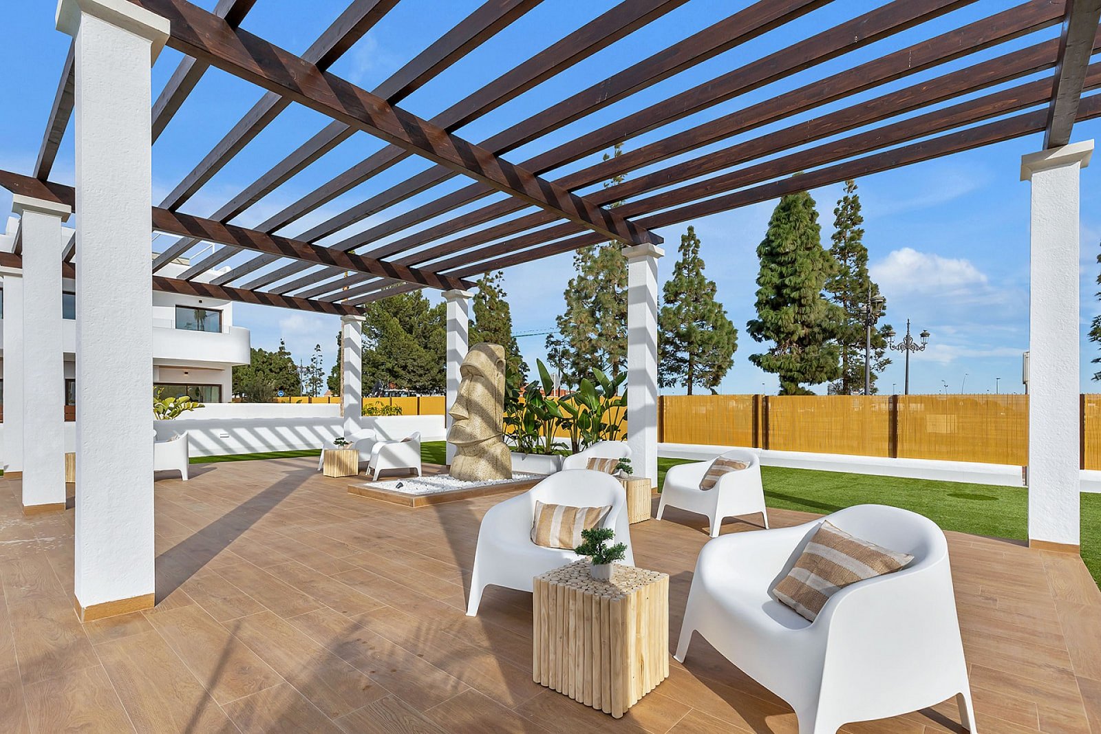 <p>Apartment with garden provided with 3 Bedrooms and 2 Bathrooms, communal swimming pool and parking space on own plot. </p><p>Discover these excl...