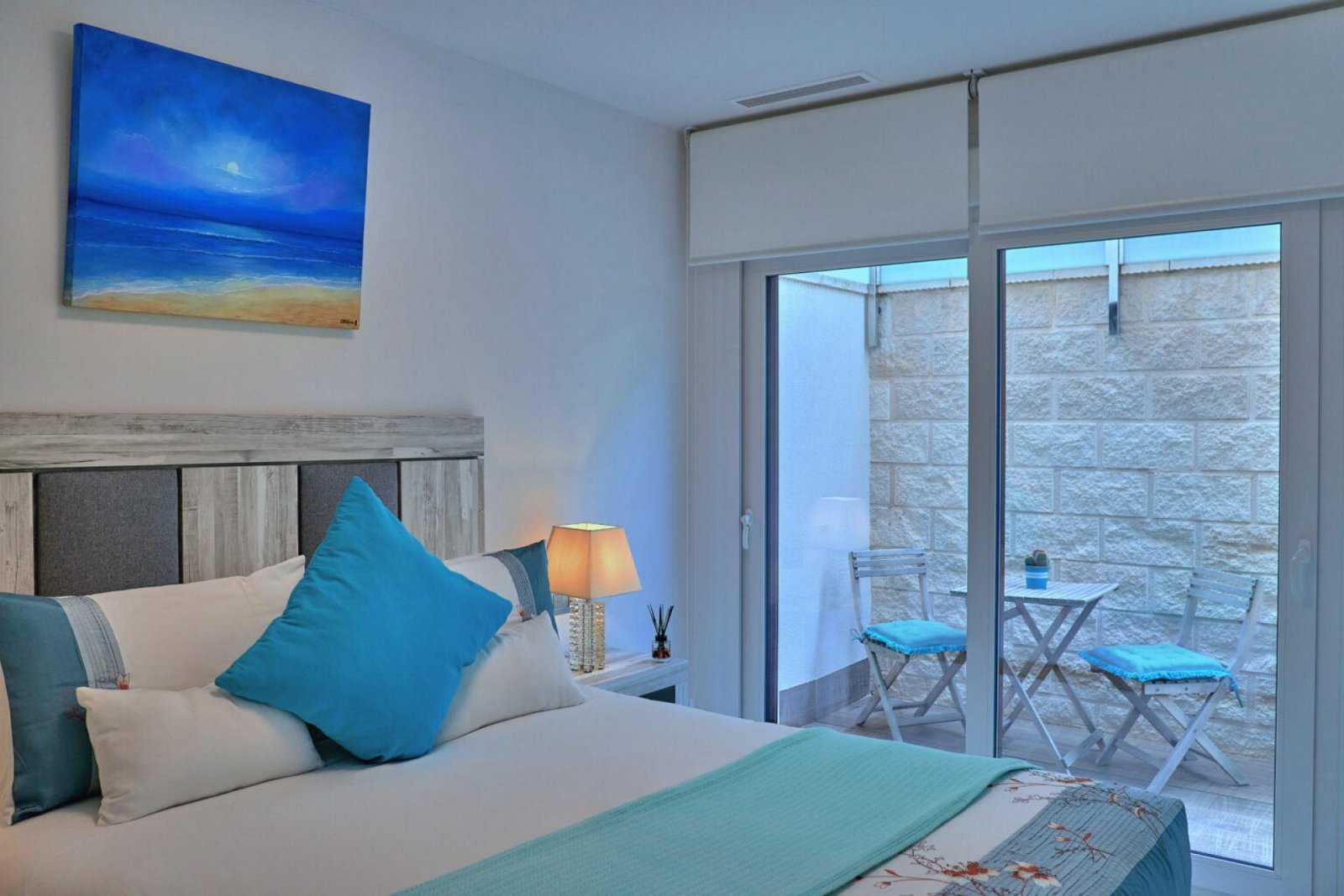 <p>Villa provided with 3 Bedrooms and 3 Bathrooms, private swimming pool and parking space on own plot. </p><p>This Beautiful property has distribu...