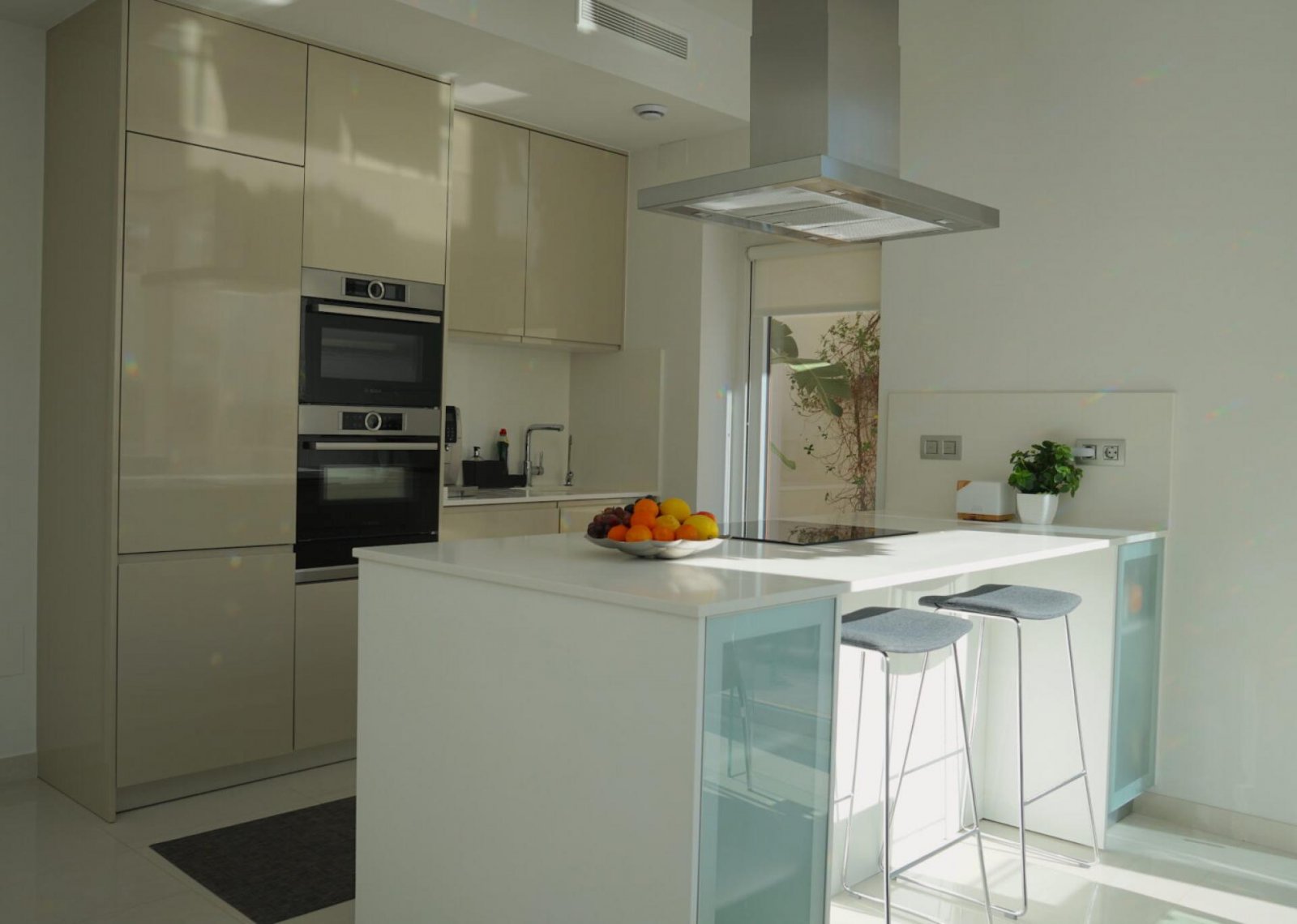 <p>Villa provided with 3 Bedrooms and 3 Bathrooms, private swimming pool and parking space on own plot. </p><p>This Beautiful property has distribu...