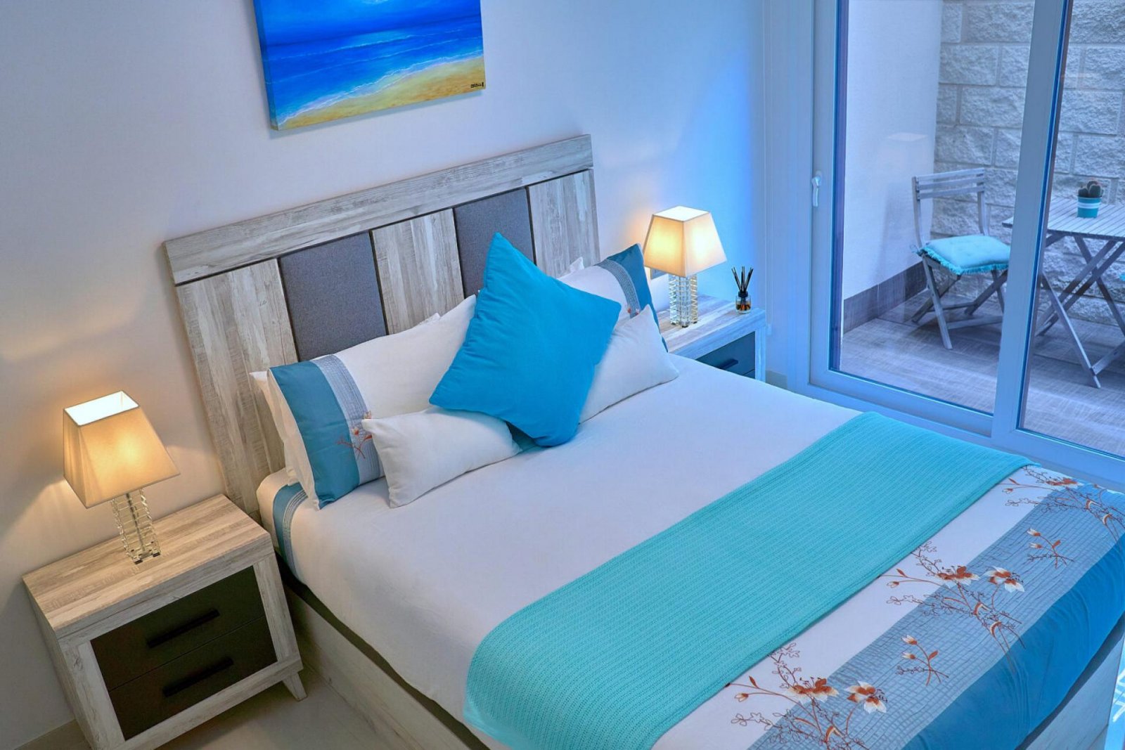 <p>Villa provided with 3 Bedrooms and 3 Bathrooms, private swimming pool and parking space on own plot. </p><p>This Beautiful property has distribu...