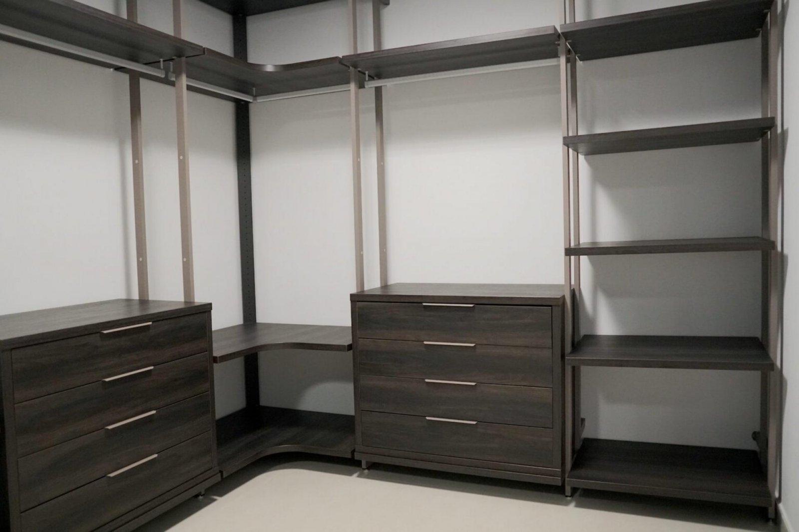 <p>Villa provided with 3 Bedrooms and 3 Bathrooms, private swimming pool and parking space on own plot. </p><p>This Beautiful property has distribu...