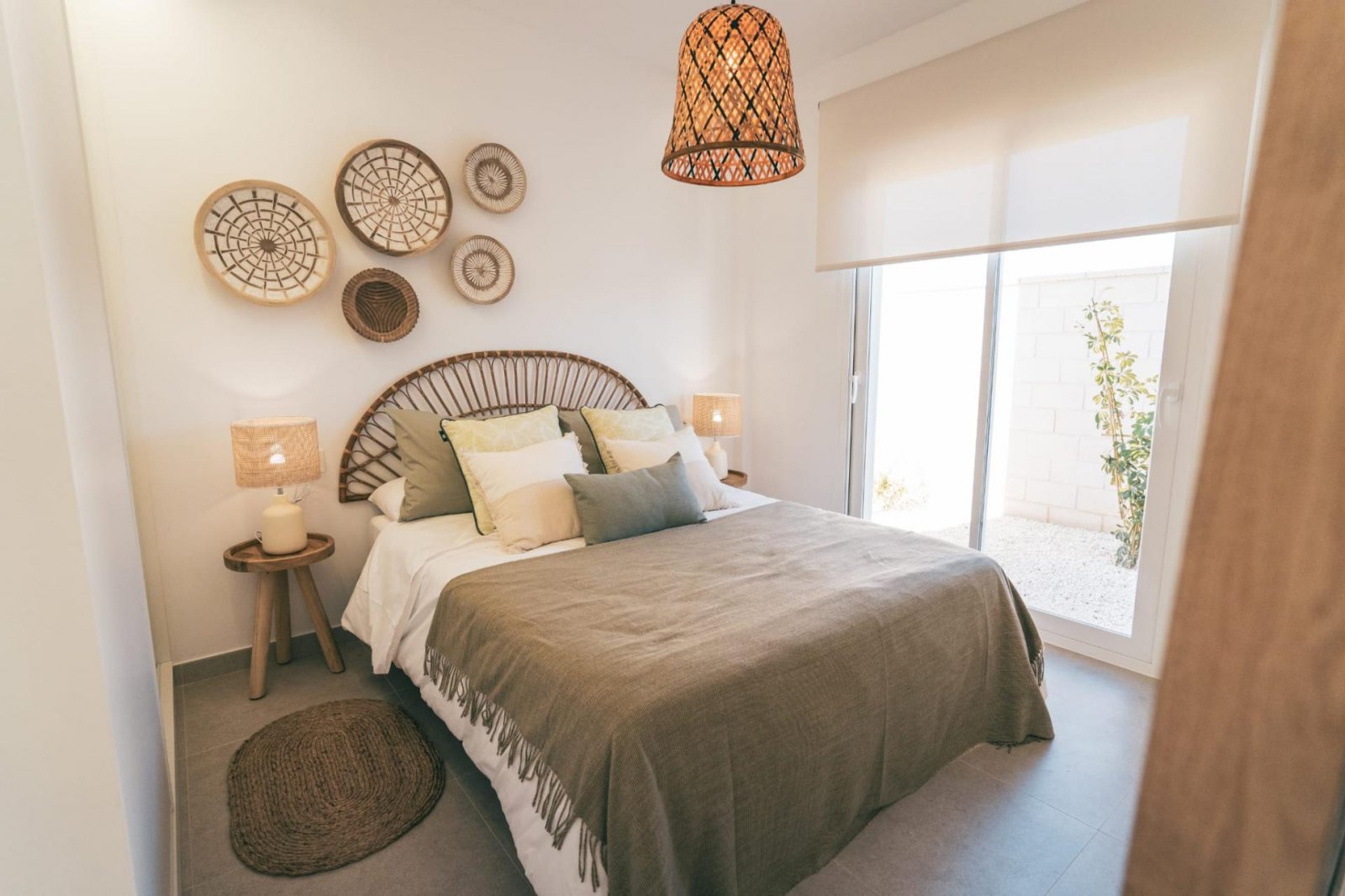 <p>Villa provided with 3 Bedrooms and 3 Bathrooms, private swimming pool and parking space on own plot. </p><p>New promotion of 17 independent vill...