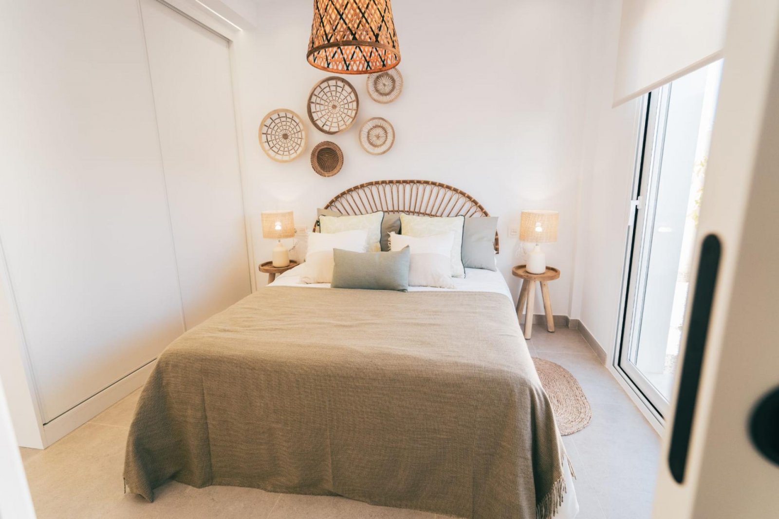 <p>Villa provided with 3 Bedrooms and 3 Bathrooms, private swimming pool and parking space on own plot. </p><p>New promotion of 17 independent vill...