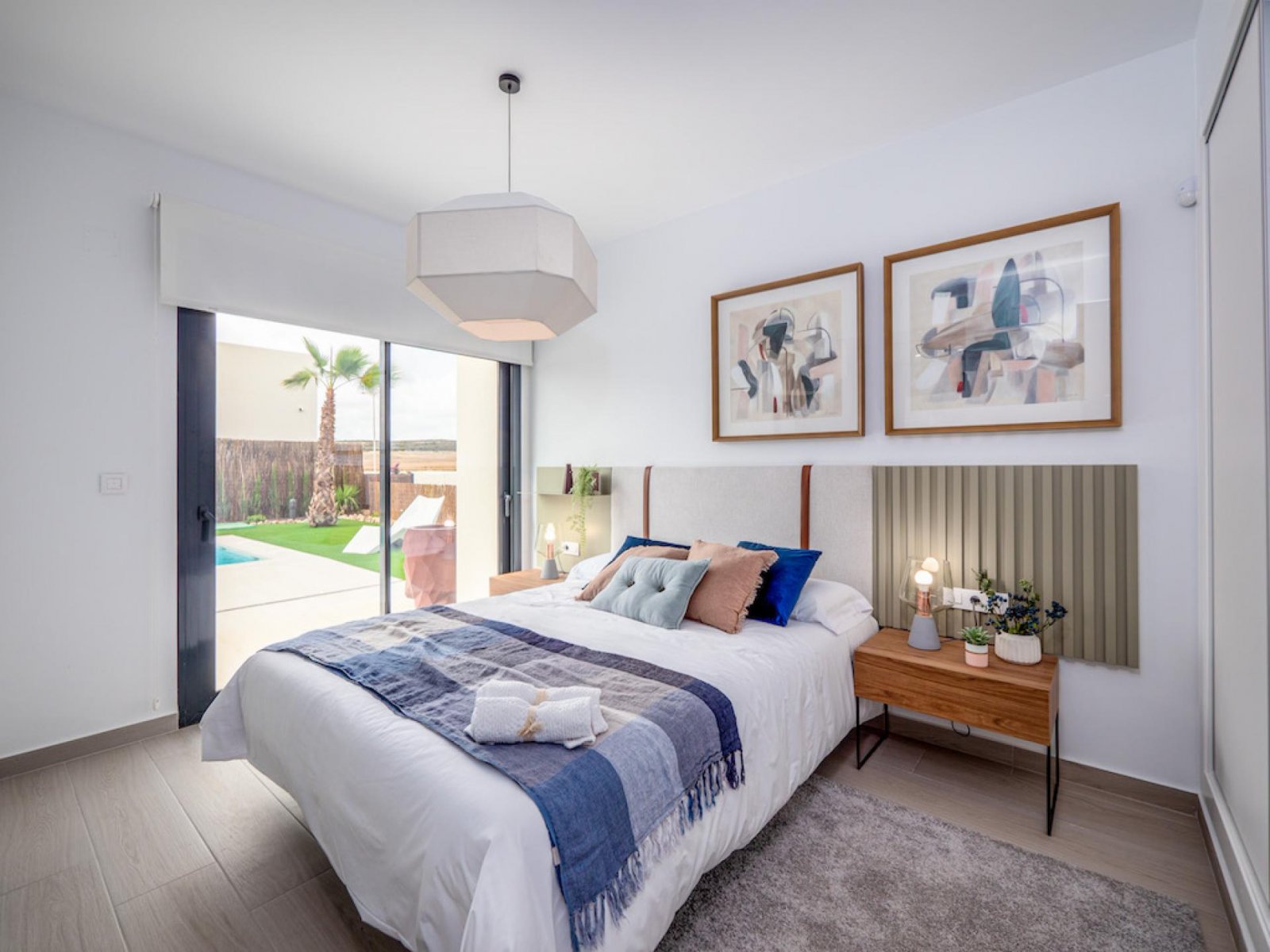 <p>Villa provided with 3 Bedrooms and 2 Bathrooms, private swimming pool and parking space on own plot. </p><p>This project consists of 10 single-s...